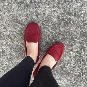 Vionic Loafers Burgundy Suede